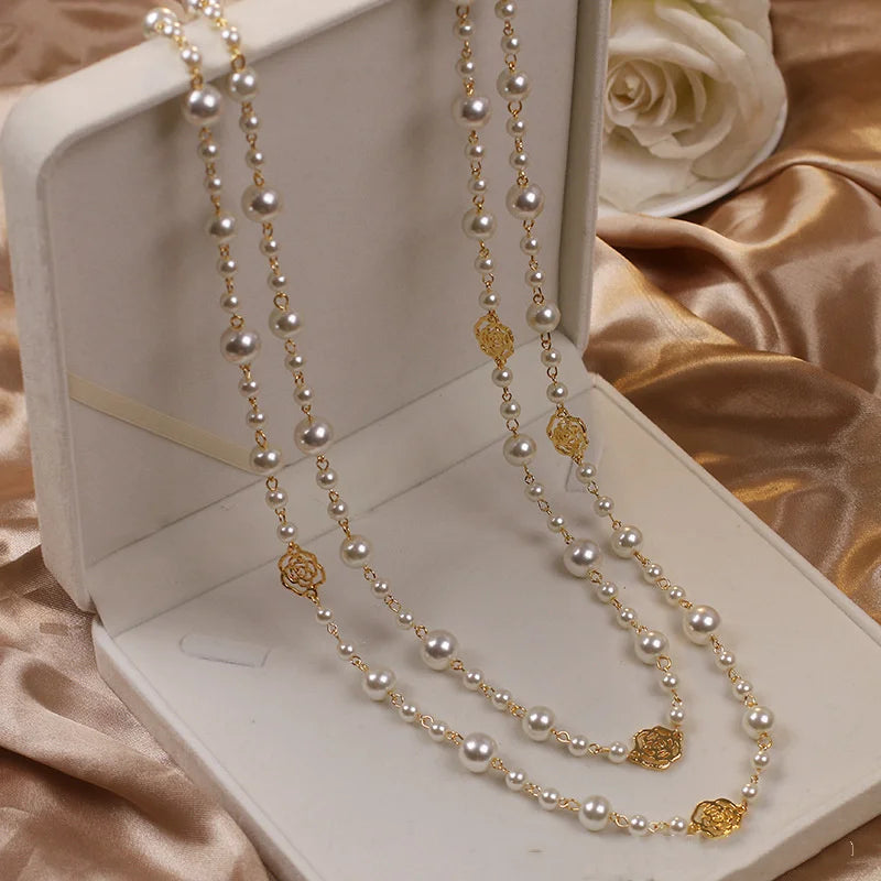 Charming Floral Pearl Necklace